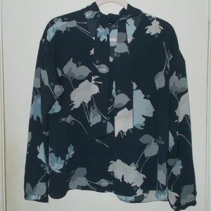 Lands End Outfitters Floral Blouse Navy/Shades of Gray Size 8